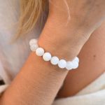 bracelet en pierre